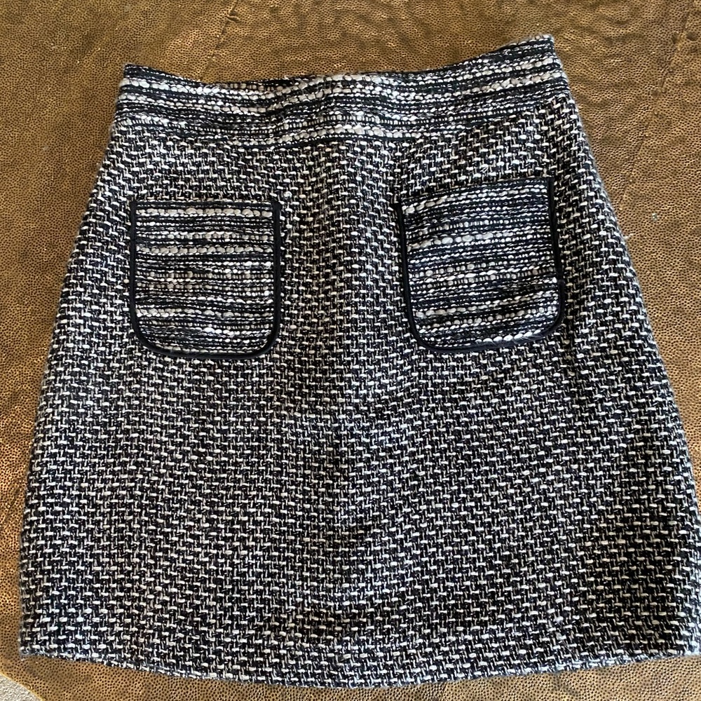LOFT skirt. Black, white, and silver tweed. Size 0.